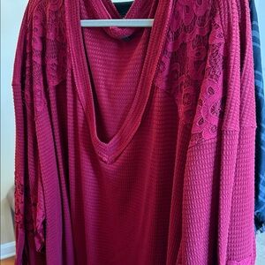 Torrid beautiful waffle knit laced v neck sweatshirt burgandy 6 x NWOT